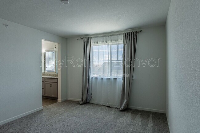 Building Photo - 5415 W 97th Ave