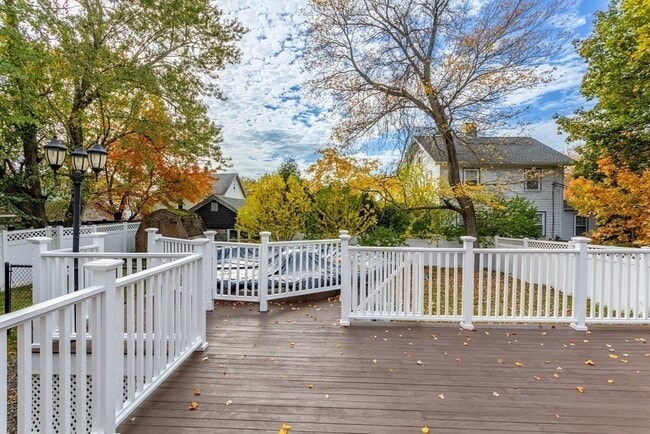 Building Photo - 140 Lowell St