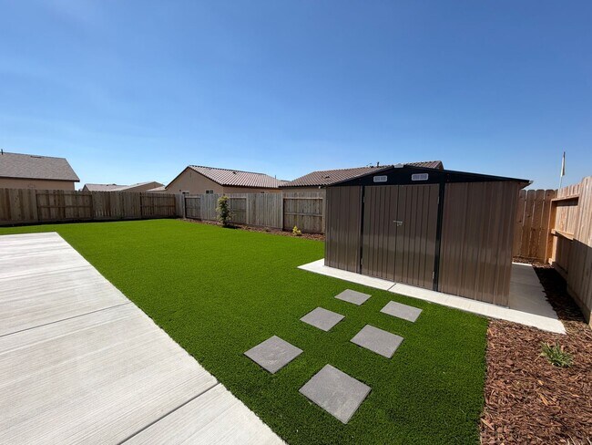 Building Photo - Beutiful Brand-New home for rent in Corcoran