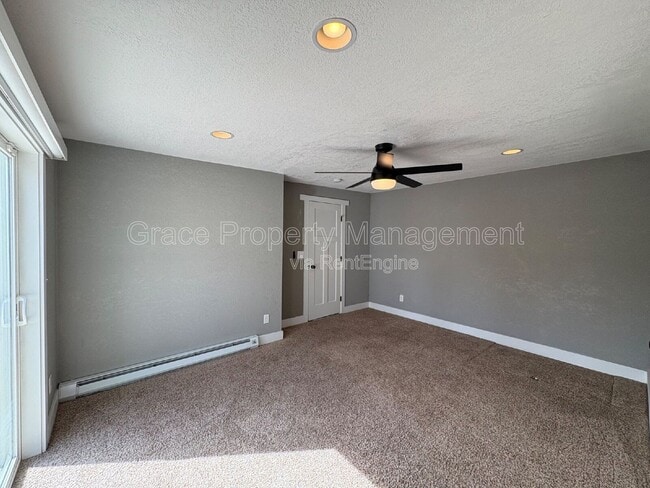 Building Photo - 2900 Pontiac St