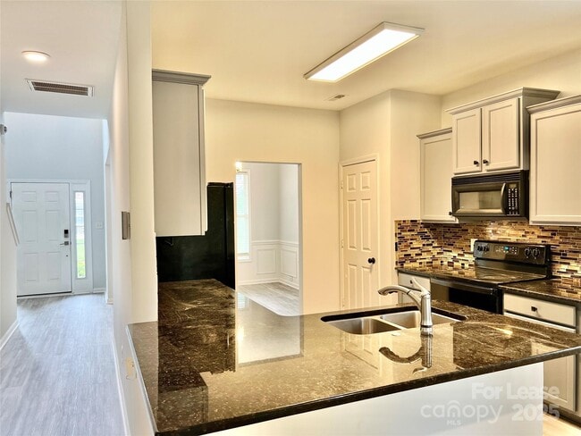 Building Photo - 5717 Lindley Crescent Dr