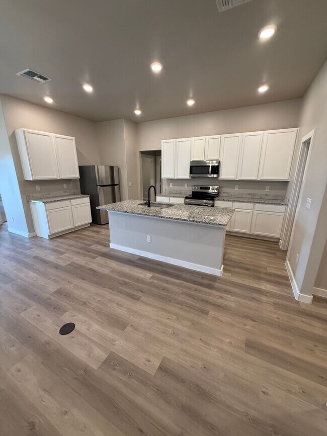 Building Photo - Available Now!! 4/2/2 in Frenship ISD