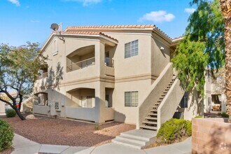 Building Photo - 2nd Floor Condo in a Gated Northeast Commu...