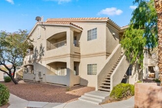 Building Photo - 2nd Floor Condo in a Gated Northeast Commu...