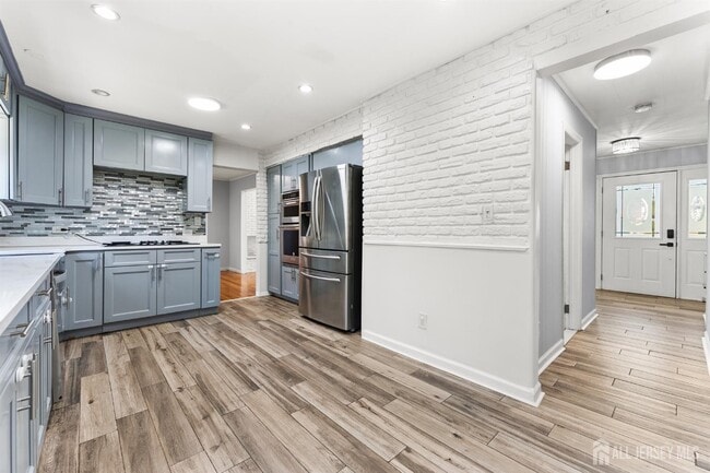 Building Photo - 14 Mayling Ct