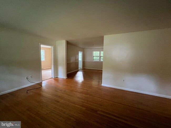 Building Photo - 8716 McNair Dr