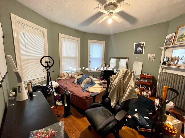 Building Photo - 12 Bucknam St