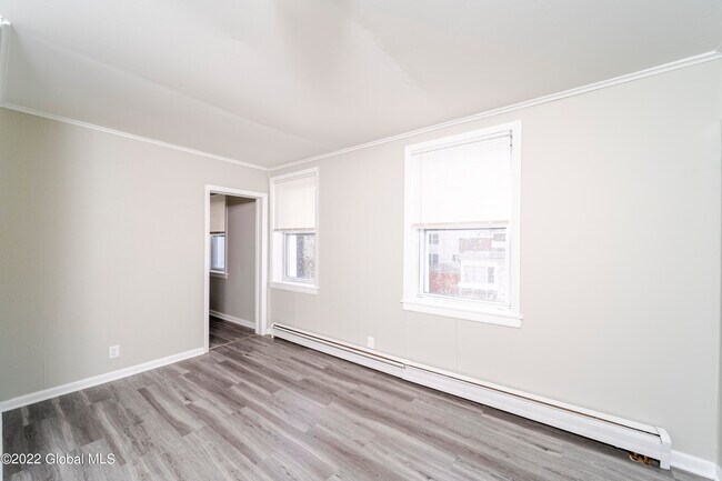 Building Photo - 2316 4th Ave