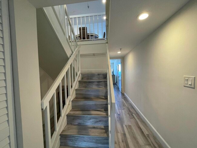 Building Photo - 355 S Ocean Dr