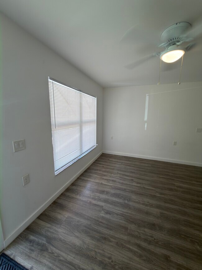 Building Photo - 1302 Ariana Woods Cir