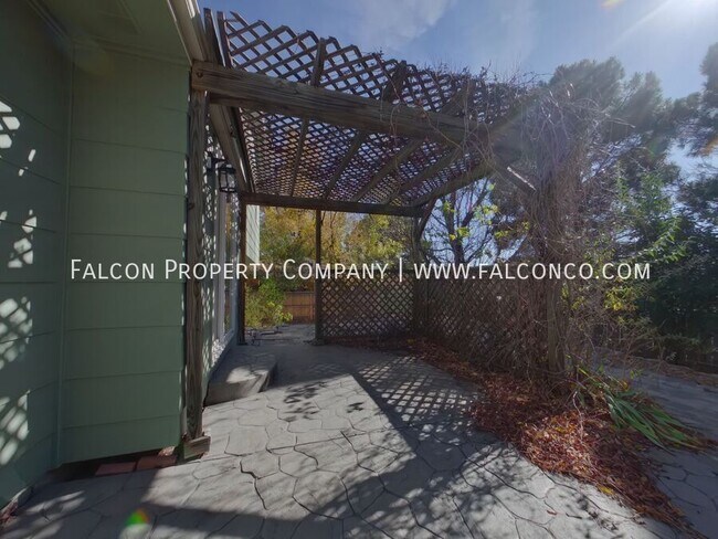 Building Photo - 1861 Powder River Dr