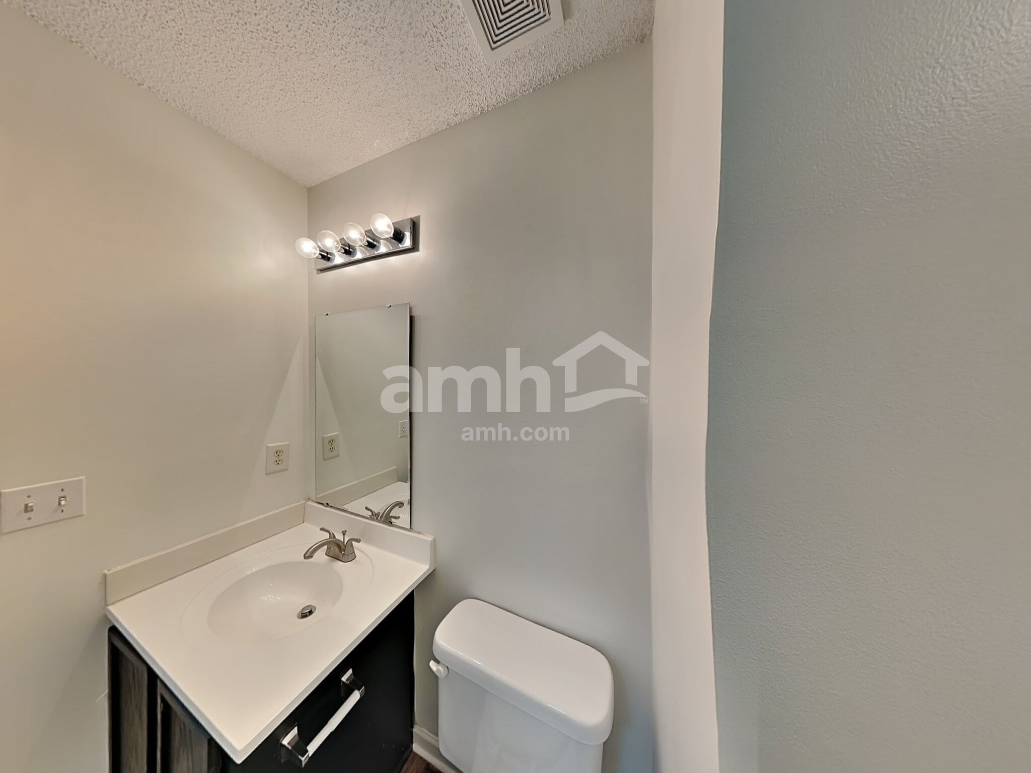 Building Photo - 147 Peterborough Dr