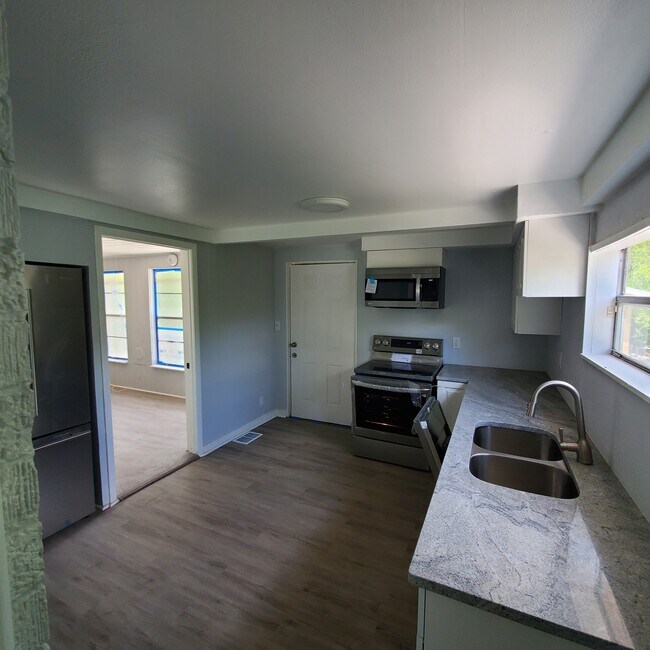 Building Photo - 1735 25th St S