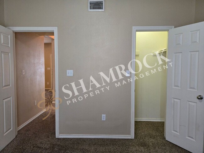 Building Photo - 2/1 Fourplex in Midway ISD!