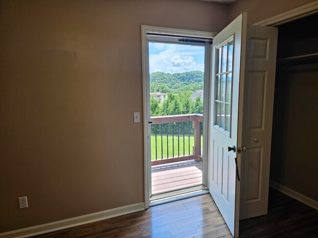 Building Photo - 56 Tulip Grove Cir