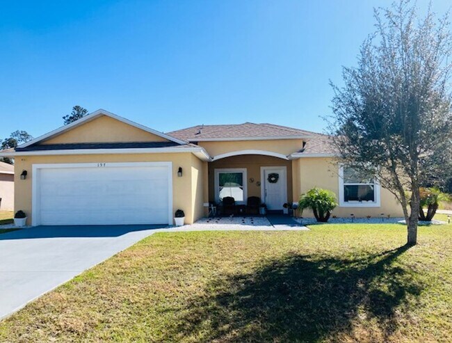 Building Photo - 197 Maple Dr