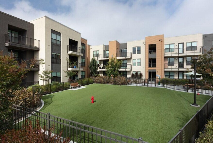 Building Photo - 777 Hamilton Ave