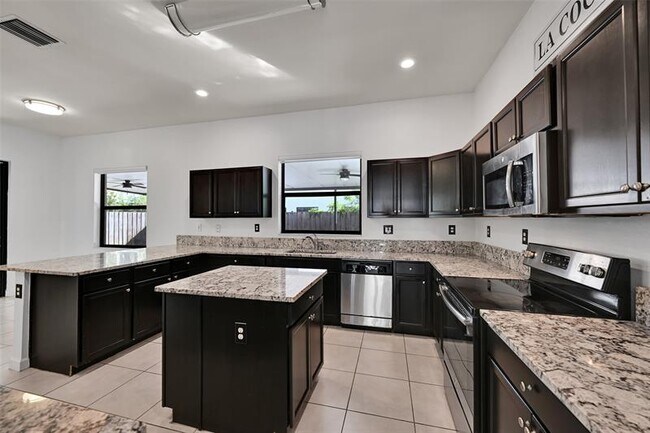 Building Photo - 25241 SW 118th Ave