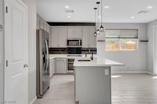 Building Photo - 8067 Tank Loop St