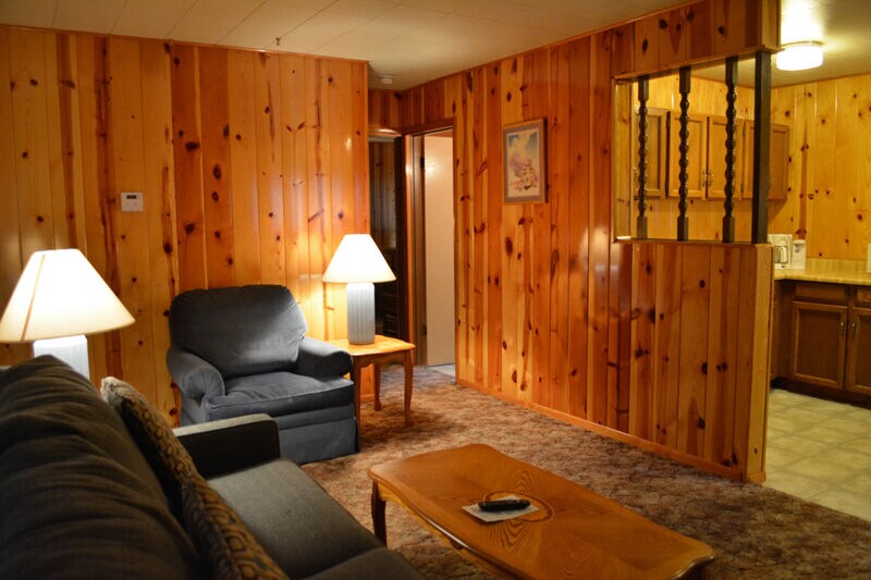 Building Photo - 237 E White Mountain Blvd