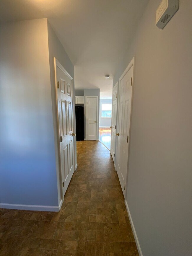 Building Photo - Great town home in Sterling Place
