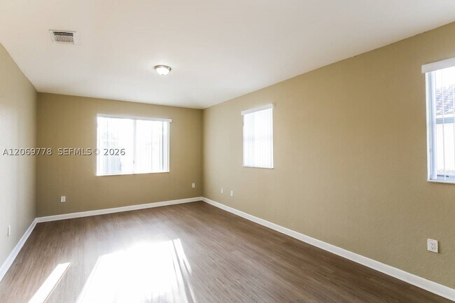 Building Photo - 6664 SW 163rd Pl