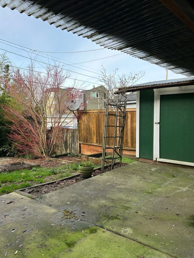 Building Photo - 3BR/2BA Home w/ Hardwoods near Morgan Junc...