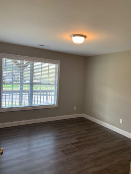 Building Photo - 3601 Meredith Lynn Wy