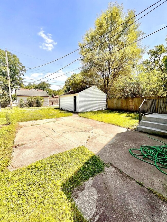 Building Photo - 1654 O Brien St