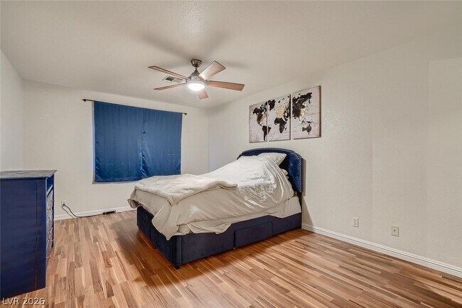 Building Photo - 7700 Almeria St