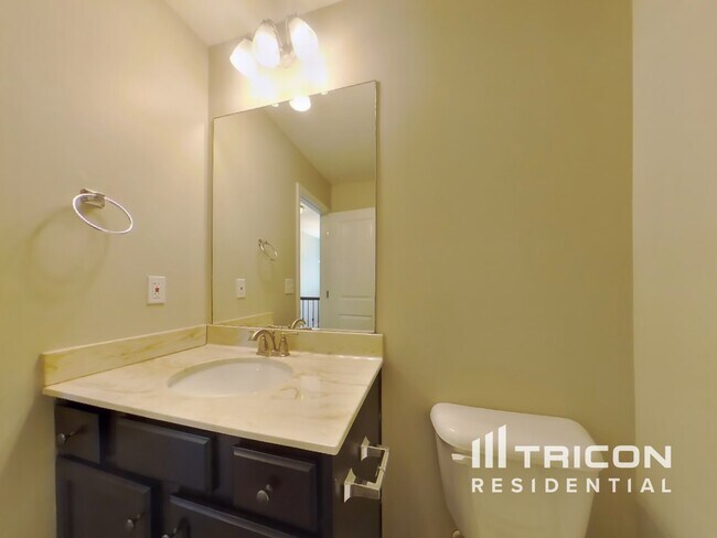 Building Photo - 4050 Tarnwood Pl