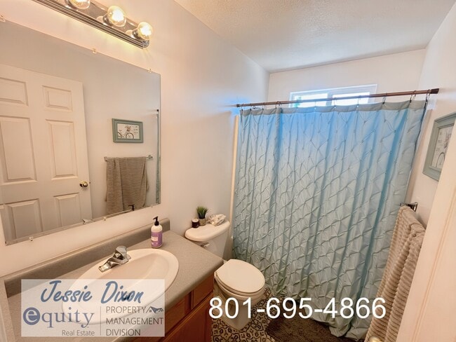 Building Photo - 1043 Sharp Mountain Dr