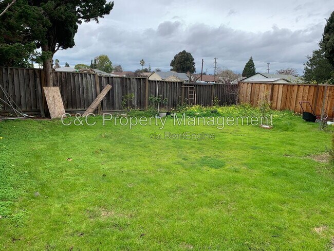 Building Photo - 21925 Vernetti Way