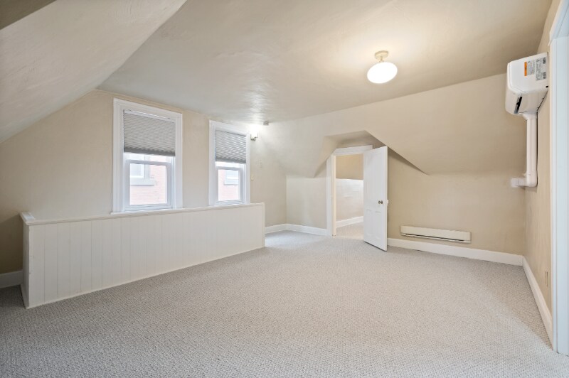 Building Photo - 215 Elysian St