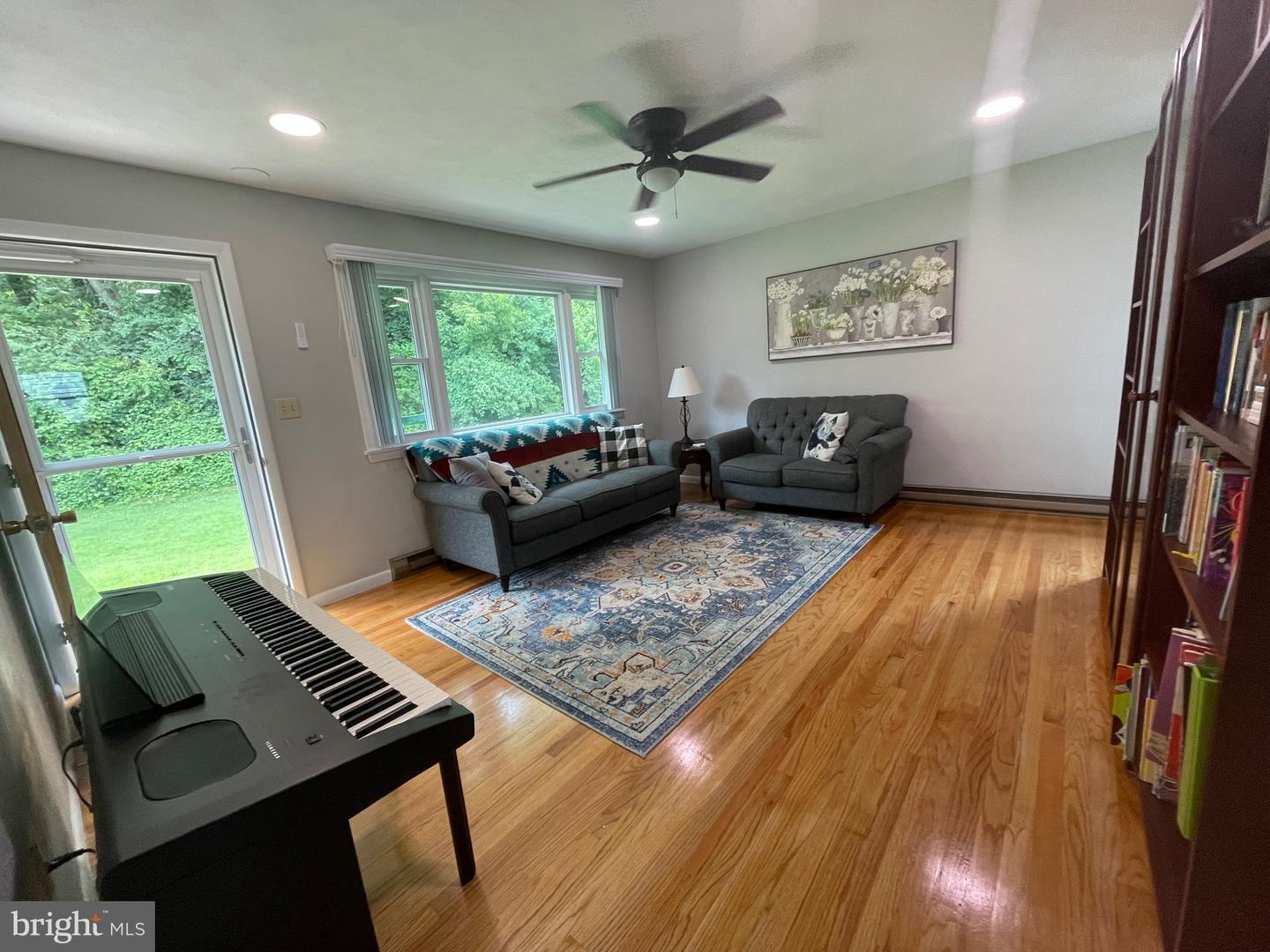 Building Photo - 484 Pennsylvania Ave