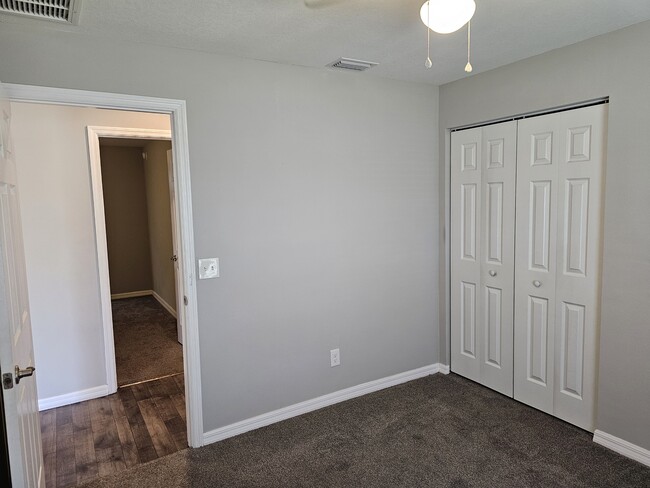 Building Photo - 8 Hemlock Terrace Pl