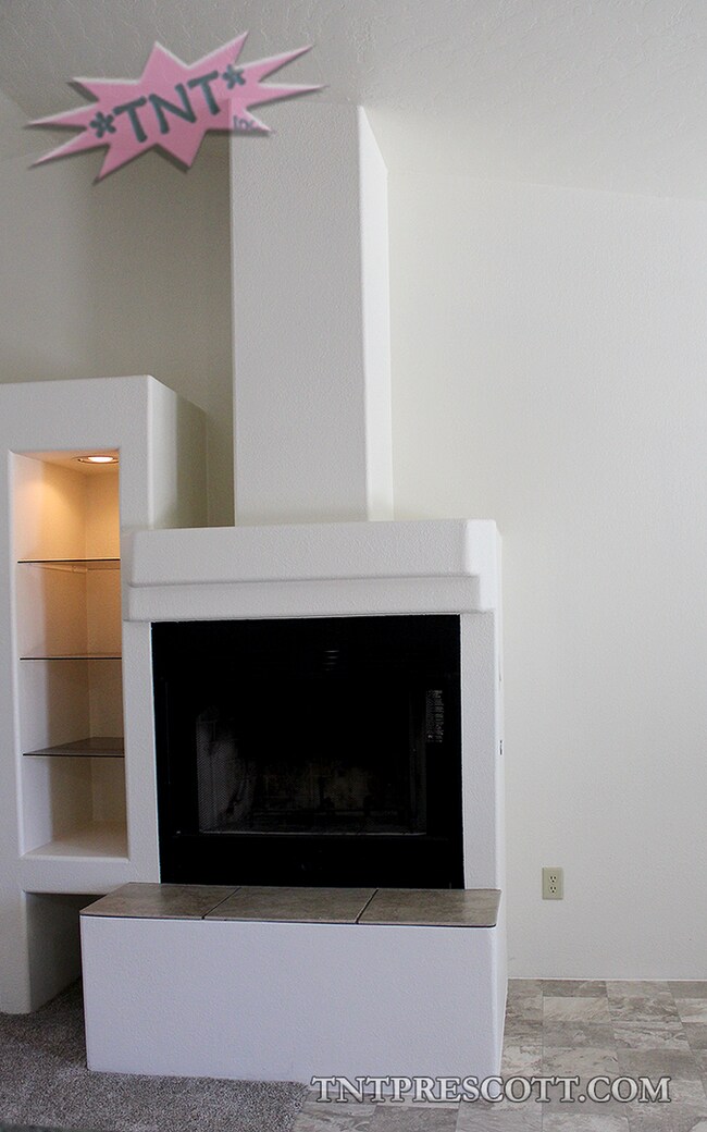 Building Photo - Home in Cliff Rose HOA ~ Winter Special!!