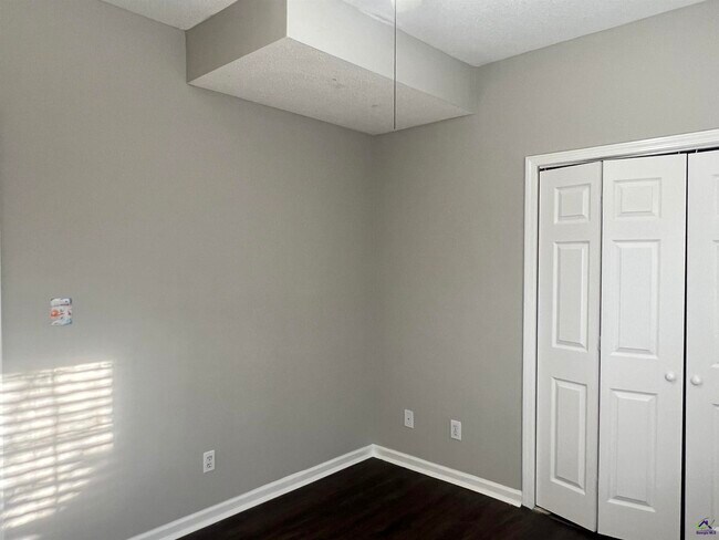 Building Photo - 253 Chadwick Cir