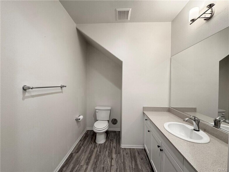 Building Photo - 401 Castiano St