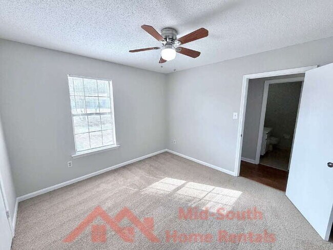 Building Photo - 7288 Hollorn Ln