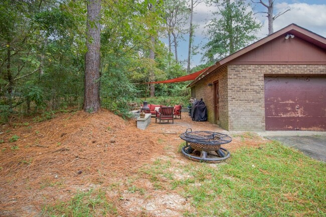 Building Photo - Cottage life in Southern Pines