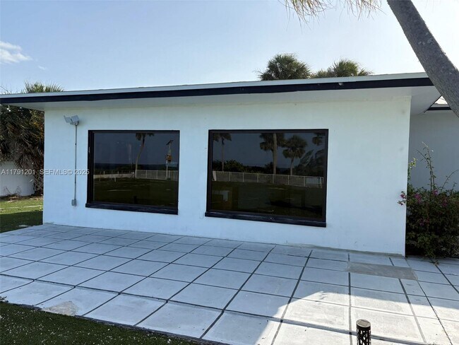 Building Photo - 6003 S Indian River Dr