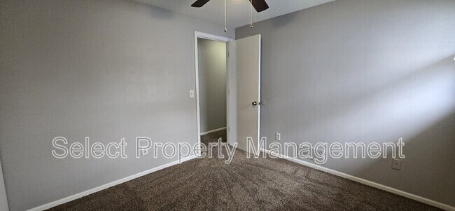 Building Photo - 3821 Aboite Lake Dr