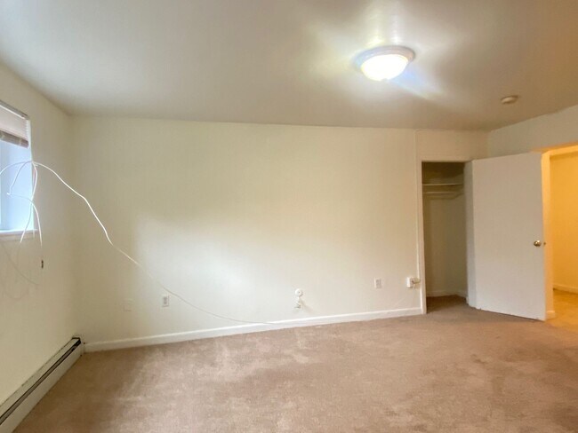 Building Photo - Nice 3 bed in Packards corner