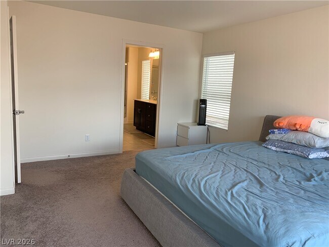Building Photo - 6320 Pear Vly Ln