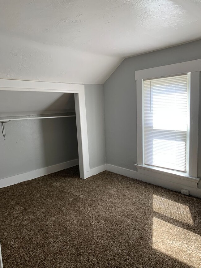 Building Photo - Check out this 3 bedroom for rent!