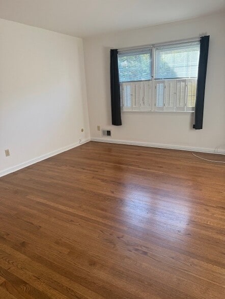 Large second bedroom - 224 Prospect St