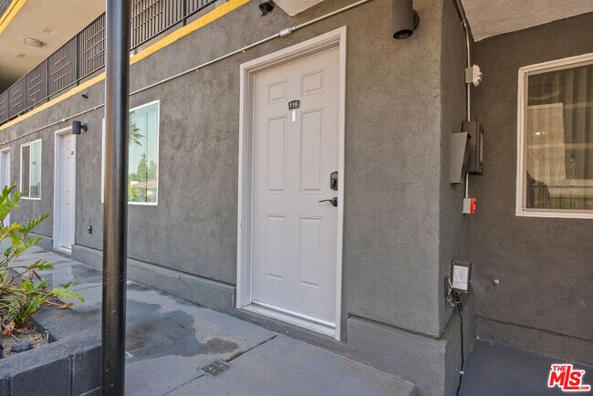 Building Photo - 15286 Sutton St