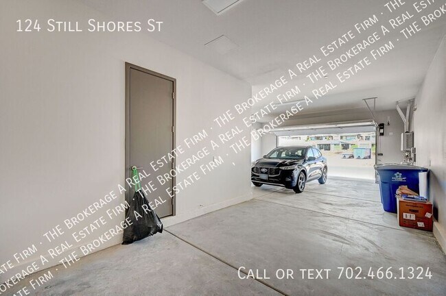 Building Photo - 124 Still Shrs St