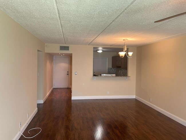 Building Photo - 4500 N Flagler Dr